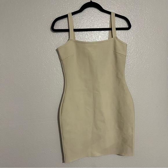 NWT PLT Shape Stone Bandage Strappy Bodycon Dress Size 6 - Picture 4 of 7